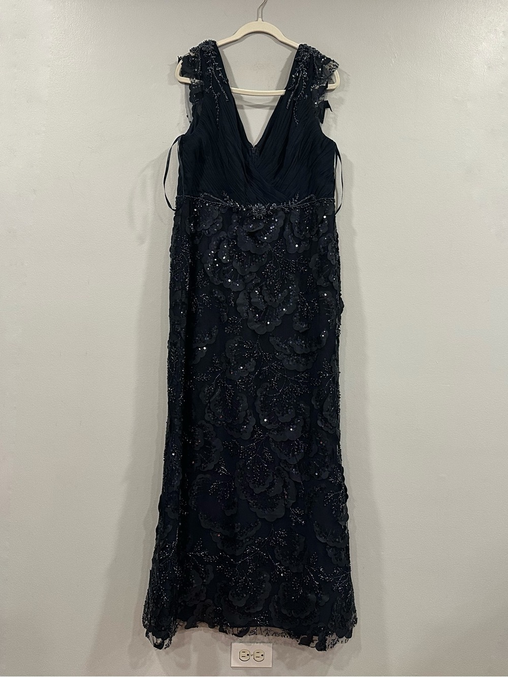 Mac Duggal 69022 Navy Floral Beaded Chiffon V-Neck Evening Gown Sz 14